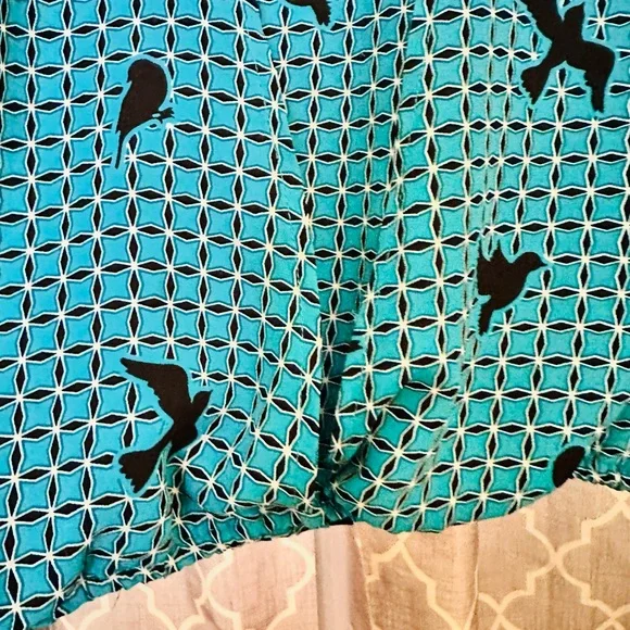 🌻Reitmans Blue and Black Blouse with Lace Trim - Picture 3 of 8